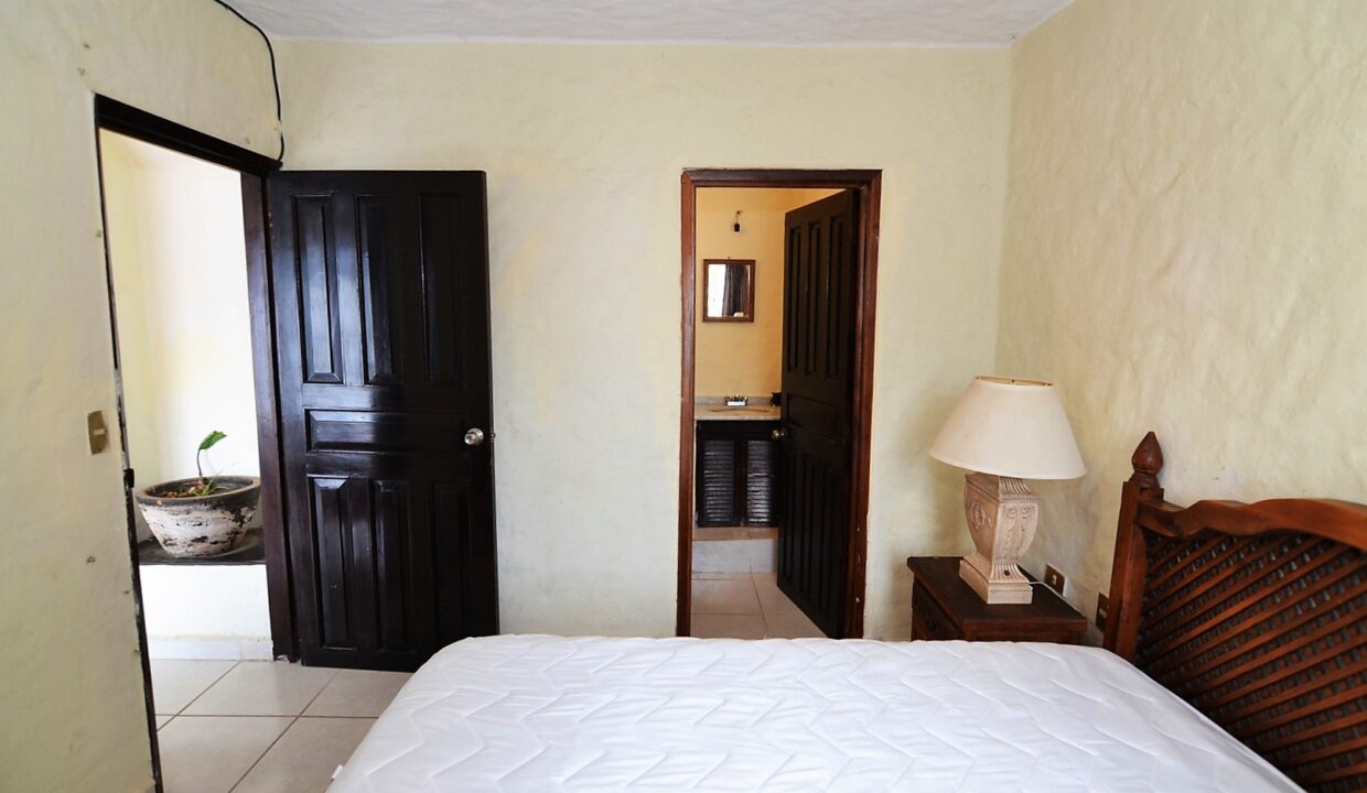 PH Condo Los Mangos Robalo - 3BD 3BA Furnished Apartment For Rent Long Term Versalles (7)