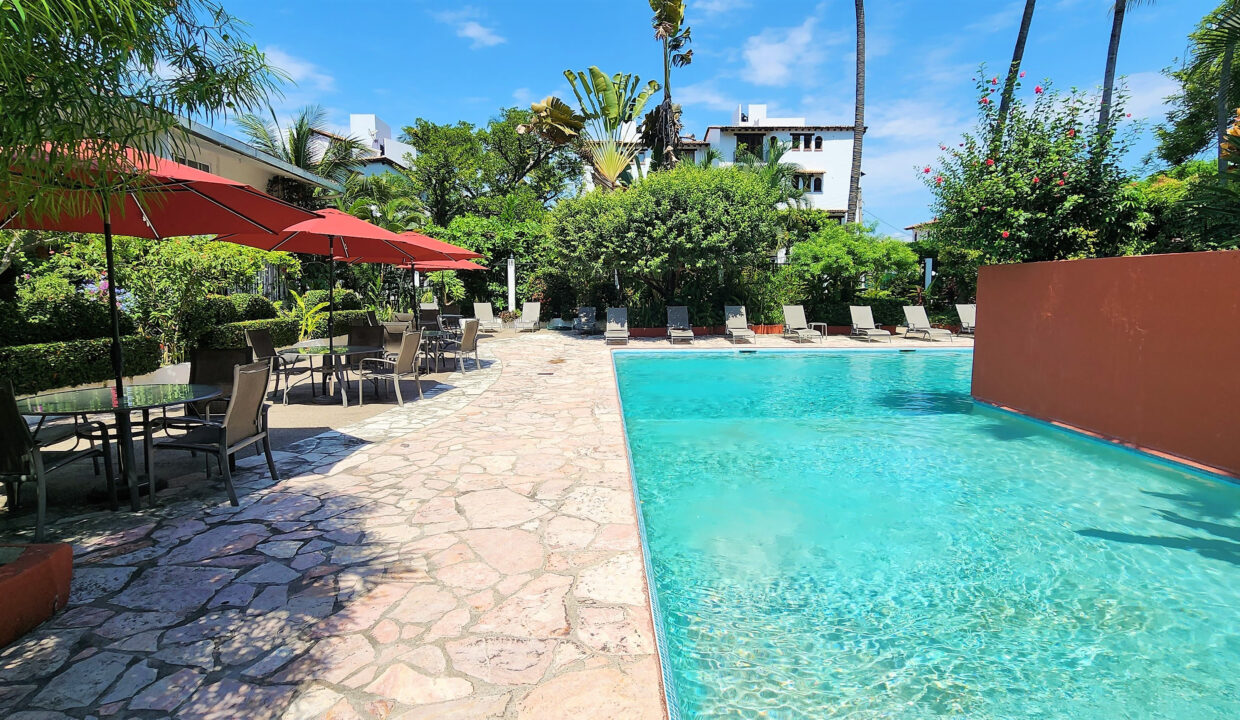 Condominios Loma del Mar Common Areas Pool - Vallarta Dream Rentals Romantic Zone (6)